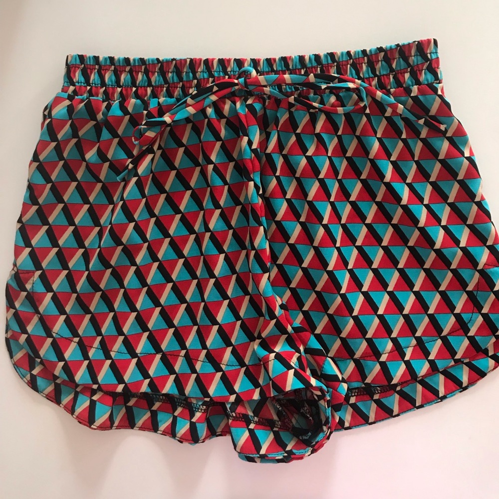 Prism-looking, red, blue & black pattern shorts!